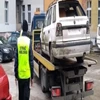 Olsztyńska Straż Miejska kontynuuje usuwanie wraków samochodów z ulic Olsztyna.