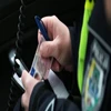 Policjanci ze Szczytna zatrzymali kierowcę posługującego się fałszywym prawem jazdy.