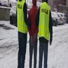Policjanci zatrzymali 38-latka podejrzanego o kilkanaście włamań do altanek, do których doszło na przełomie lutego na terenie ogródków działkowych w Ełku. Mężczyzna w sumie usłyszał 15 zarzutów.